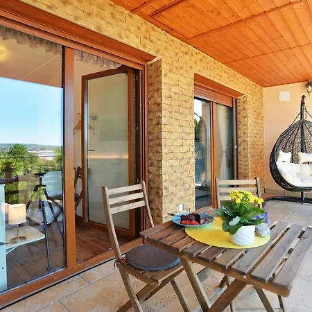 Otthonom Vendeghaz Pensiune Eger