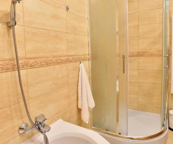Otthonom Vendeghaz بيت ضيافة 4*